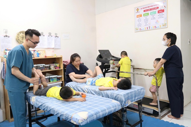 Khơi nguồn hy vọng, nâng bước trẻ thơ hòa nhập cộng đồng- Ảnh 1. Khơi nguồn hy vọng, nâng bước trẻ thơ hòa nhập cộng đồng- Ảnh 1.