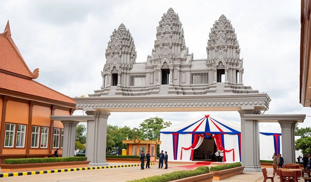 Cửa khẩu mới của Campuchia giáp tỉnh Tây Ninh: Ông Hun Sen và tham vọng 20 tỷ USD- Ảnh 1. Cửa khẩu mới của Campuchia giáp tỉnh Tây Ninh: Ông Hun Sen và tham vọng 20 tỷ USD- Ảnh 1.