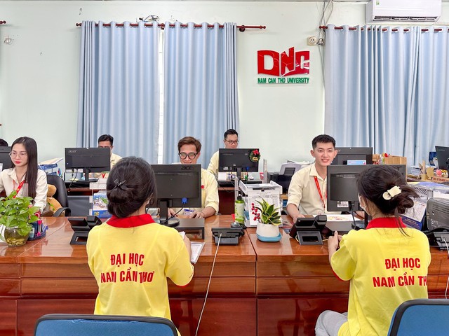 Trường ĐH Nam Cần Thơ ra mắt Hệ thống đăng ký xét tuyển tích hợp Trí tuệ nhân tạo (AI)- Ảnh 3. Trường ĐH Nam Cần Thơ ra mắt Hệ thống đăng ký xét tuyển tích hợp Trí tuệ nhân tạo (AI)- Ảnh 3.