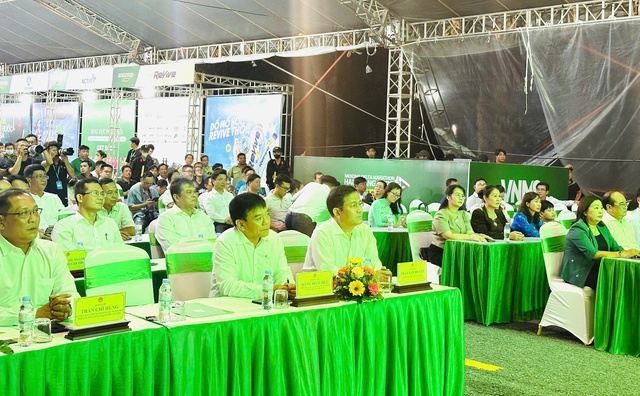 TP Cần Thơ khai mạc Giải Marathon quốc tế “Vietcombank Mekong Delta Marathon” lần thứ VI- Ảnh 1. TP Cần Thơ khai mạc Giải Marathon quốc tế “Vietcombank Mekong Delta Marathon” lần thứ VI- Ảnh 1.