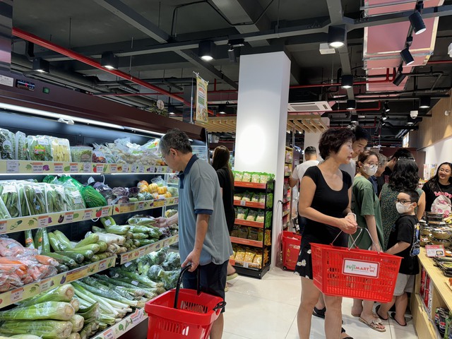 Bán lẻ hàng hóa và doanh thu dịch vụ tiêu dùng tăng 9,3%- Ảnh 1. Bán lẻ hàng hóa và doanh thu dịch vụ tiêu dùng tăng 9,3%- Ảnh 1.