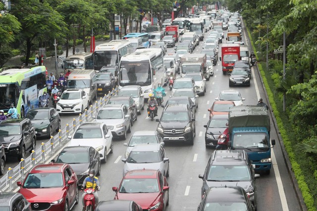 Hà Nội: Phân làn phương tiện trên tuyến đường Võ Chí Công từ ngày 9/7- Ảnh 1. Hà Nội: Phân làn phương tiện trên tuyến đường Võ Chí Công từ ngày 9/7- Ảnh 1.