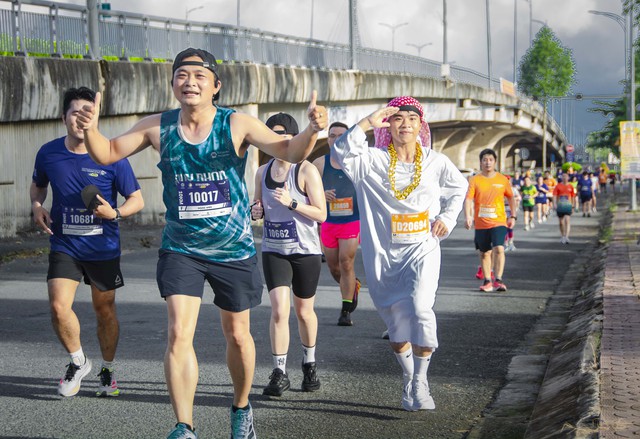 Những khoảnh khắc ấn tượng tại Giải Marathon quốc tế “Vietcombank Mekong Delta Marathon” lần thứ 6- Ảnh 12. Những khoảnh khắc ấn tượng tại Giải Marathon quốc tế “Vietcombank Mekong Delta Marathon” lần thứ 6- Ảnh 12.