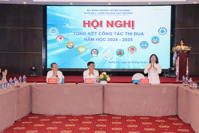 PCEM: Tổ chức thành công Hội nghị tổng kết thi đua Khối số 2 năm học 2024-2025- Ảnh 2. PCEM: Tổ chức thành công Hội nghị tổng kết thi đua Khối số 2 năm học 2024-2025- Ảnh 2.