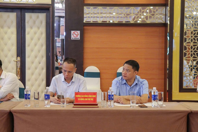 PCEM: Tổ chức thành công Hội nghị tổng kết thi đua Khối số 2 năm học 2024-2025- Ảnh 9. PCEM: Tổ chức thành công Hội nghị tổng kết thi đua Khối số 2 năm học 2024-2025- Ảnh 9.