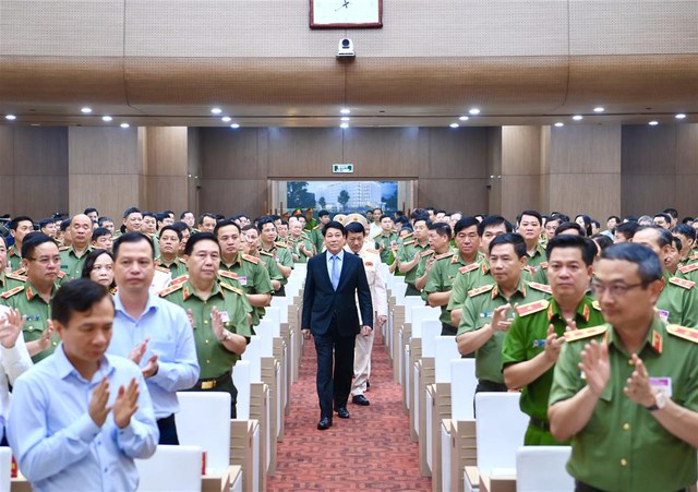 Chủ tịch nước Lương Cường dự Hội nghị sơ kết công tác công an 6 tháng đầu năm 2025- Ảnh 2. Chủ tịch nước Lương Cường dự Hội nghị sơ kết công tác công an 6 tháng đầu năm 2025- Ảnh 2.