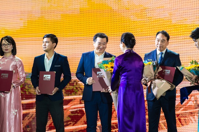 Vinamilk tiếp sức ươm mầm tài năng điện ảnh tại liên hoan phim Châu Á Đà Nẵng III- Ảnh 3. Vinamilk tiếp sức ươm mầm tài năng điện ảnh tại liên hoan phim Châu Á Đà Nẵng III- Ảnh 3.