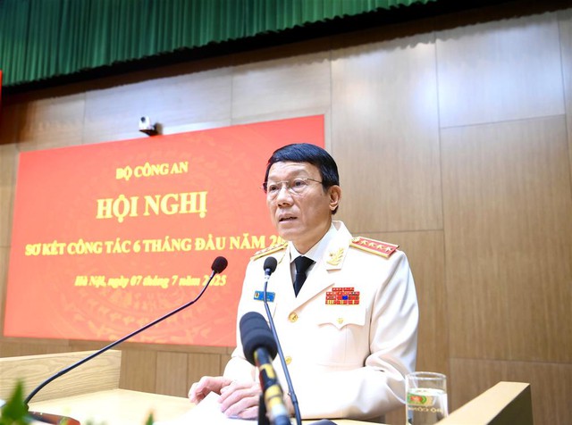 Chủ tịch nước Lương Cường dự Hội nghị sơ kết công tác công an 6 tháng đầu năm 2025- Ảnh 4. Chủ tịch nước Lương Cường dự Hội nghị sơ kết công tác công an 6 tháng đầu năm 2025- Ảnh 4.
