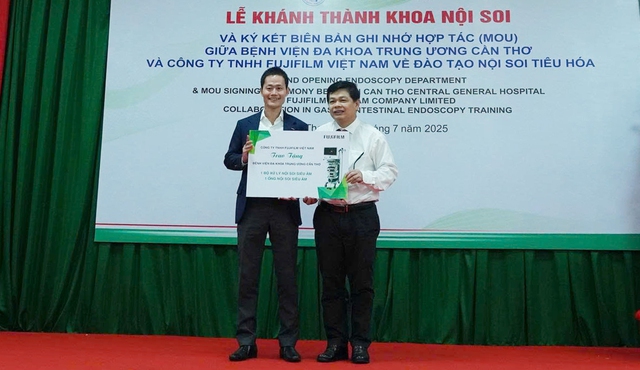 Bệnh viện Đa khoa Trung ương Cần Thơ triển khai hệ thống nội soi siêu âm đầu tiên tại ĐBSCL- Ảnh 5. Bệnh viện Đa khoa Trung ương Cần Thơ triển khai hệ thống nội soi siêu âm đầu tiên tại ĐBSCL- Ảnh 5.