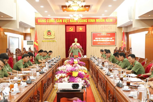 Lãnh đạo Công an TP Cần Thơ làm việc với Công an các đơn vị sau sáp nhập- Ảnh 2. Lãnh đạo Công an TP Cần Thơ làm việc với Công an các đơn vị sau sáp nhập- Ảnh 2.