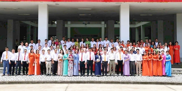 Trường Chính trị TP. Cần Thơ công bố các quyết định cán bộ- Ảnh 5. Trường Chính trị TP. Cần Thơ công bố các quyết định cán bộ- Ảnh 5.