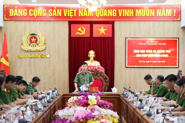 Công an TP. Cần Thơ: Thực hiện tốt công tác thanh tra và quản lý hành chính sau sáp nhập- Ảnh 3. Công an TP. Cần Thơ: Thực hiện tốt công tác thanh tra và quản lý hành chính sau sáp nhập- Ảnh 3.