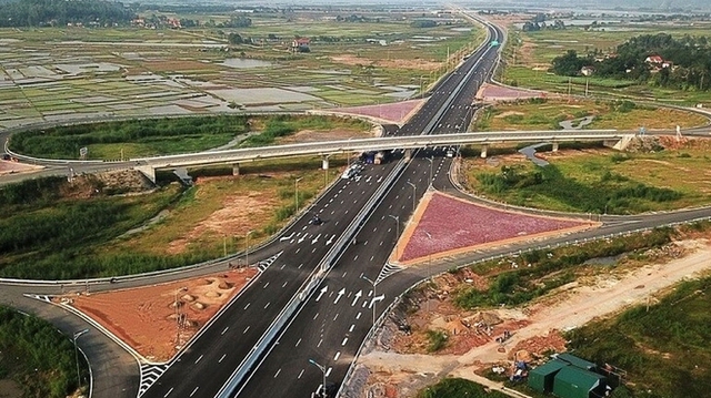 Bộ Xây dựng dự kiến hoàn thành khoảng 889km đường bộ cao tốc trong năm 2025- Ảnh 1. Bộ Xây dựng dự kiến hoàn thành khoảng 889km đường bộ cao tốc trong năm 2025- Ảnh 1.