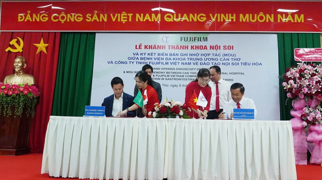 Bệnh viện Đa khoa Trung ương Cần Thơ triển khai hệ thống nội soi siêu âm đầu tiên tại ĐBSCL- Ảnh 3. Bệnh viện Đa khoa Trung ương Cần Thơ triển khai hệ thống nội soi siêu âm đầu tiên tại ĐBSCL- Ảnh 3.