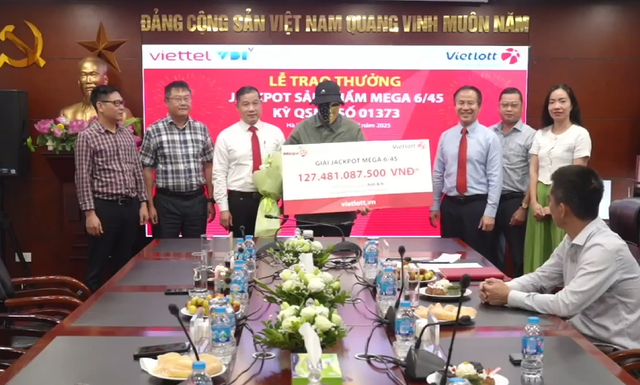 Xác suất trúng là một trên 8,14 triệu vé, vị khách ẵm 127 tỷ Jackpot 1 của Vietlott: Dãy số là gì?- Ảnh 1. Xác suất trúng là một trên 8,14 triệu vé, vị khách ẵm 127 tỷ Jackpot 1 của Vietlott: Dãy số là gì?- Ảnh 1.