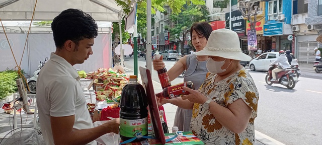 Hải Phòng: Kích cầu tiêu dùng, đẩy mạnh hoạt động xúc tiến thương mại- Ảnh 2. Hải Phòng: Kích cầu tiêu dùng, đẩy mạnh hoạt động xúc tiến thương mại- Ảnh 2.