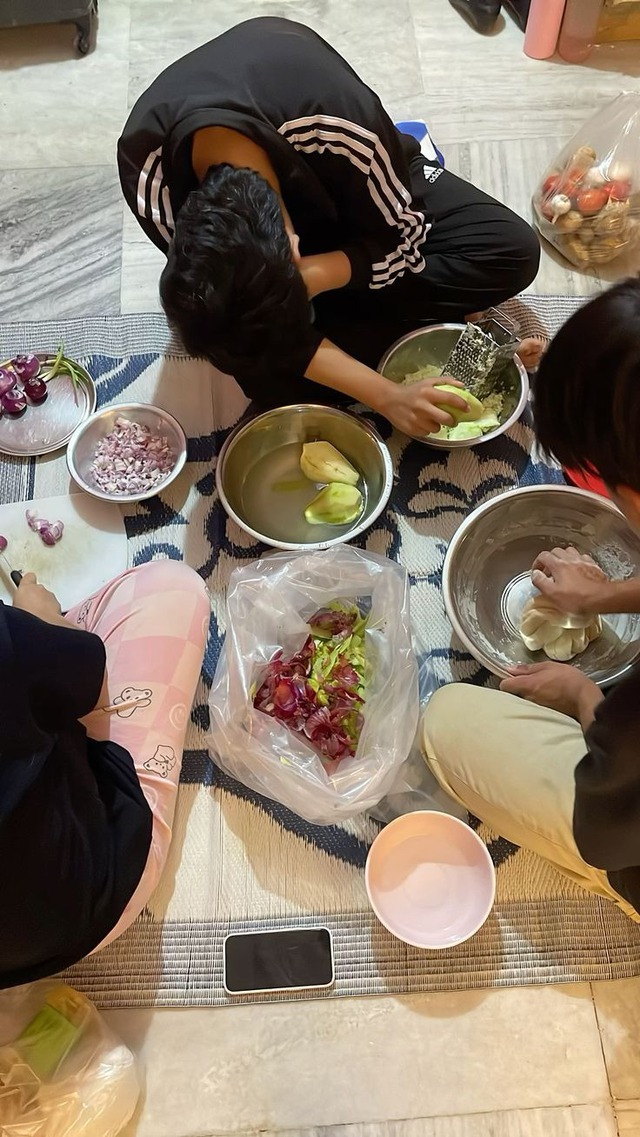 10,8-11,8 triệu đồng/tháng là chi tiêu của sinh viên Hà Nội, TP.HCM, vượt xa mức lương nhân viên văn phòng- Ảnh 1. 10,8-11,8 triệu đồng/tháng là chi tiêu của sinh viên Hà Nội, TP.HCM, vượt xa mức lương nhân viên văn phòng- Ảnh 1.