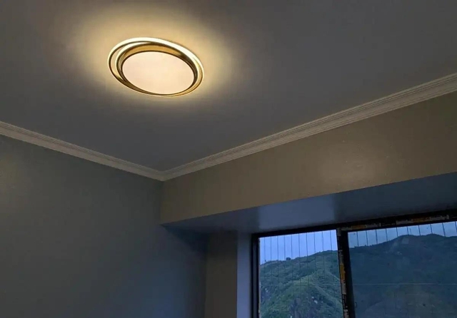 4 SAI LẦM khi mua đèn trần khiến 90% gia đình "ngậm đắng nuốt cay"- Ảnh 1. 4 SAI LẦM khi mua đèn trần khiến 90% gia đình "ngậm đắng nuốt cay"- Ảnh 1.