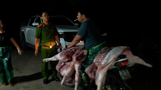 Công an Hà Nội: Triệt phá thành công đường dây giết mổ, tiêu thụ thịt lợn nhiễm bệnh- Ảnh 1. Công an Hà Nội: Triệt phá thành công đường dây giết mổ, tiêu thụ thịt lợn nhiễm bệnh- Ảnh 1.