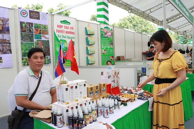 Chuyển đổi số mở đường cho sản phẩm OCOP vươn xa- Ảnh 3. Chuyển đổi số mở đường cho sản phẩm OCOP vươn xa- Ảnh 3.