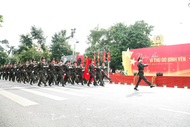 Hà Nội: Lan tỏa tình yêu Tổ quốc qua ‘Ngày hội vì Thủ đô bình yên’- Ảnh 1. Hà Nội: Lan tỏa tình yêu Tổ quốc qua ‘Ngày hội vì Thủ đô bình yên’- Ảnh 1.