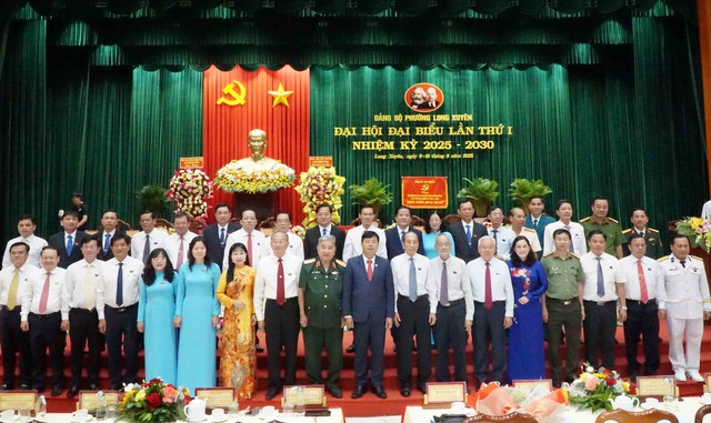 An Giang: Xây dựng phường Long Xuyên thành trung tâm đô thị, thương mại, dịch vụ, văn minh, hiện đại, nghĩa tình- Ảnh 7. An Giang: Xây dựng phường Long Xuyên thành trung tâm đô thị, thương mại, dịch vụ, văn minh, hiện đại, nghĩa tình- Ảnh 7.