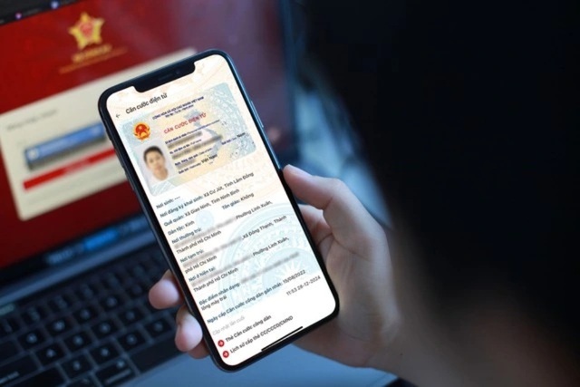 Không được yêu cầu người dân cung cấp bản giấy khi đã có dữ liệu trên VNeID- Ảnh 1. Không được yêu cầu người dân cung cấp bản giấy khi đã có dữ liệu trên VNeID- Ảnh 1.