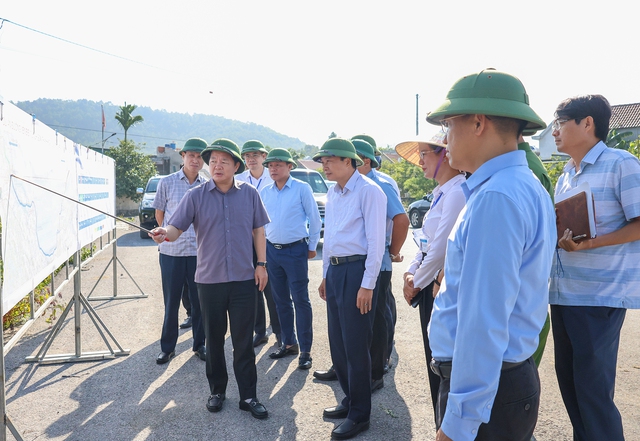 Nghệ An: Lãnh đạo UBND tỉnh kiểm tra hiện trường các công trình trọng điểm- Ảnh 1. Nghệ An: Lãnh đạo UBND tỉnh kiểm tra hiện trường các công trình trọng điểm- Ảnh 1.