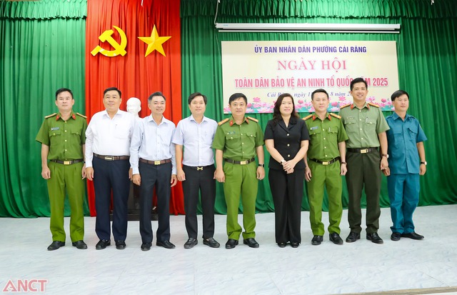 TP Cần Thơ: Đồng loạt tổ chức Ngày hội Toàn dân bảo vệ ANTQ năm 2025- Ảnh 7. TP Cần Thơ: Đồng loạt tổ chức Ngày hội Toàn dân bảo vệ ANTQ năm 2025- Ảnh 7.