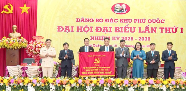 Xây dựng hình ảnh mỗi người dân Phú Quốc là một “Đại sứ văn hoá - du lịch”- Ảnh 2.