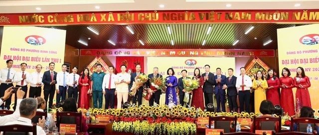 ĐHĐB Đảng bộ phường Định Công lần thứ I, nhiệm kỳ 2025 - 2030 thành công tốt đẹp- Ảnh 5. ĐHĐB Đảng bộ phường Định Công lần thứ I, nhiệm kỳ 2025 - 2030 thành công tốt đẹp- Ảnh 5.