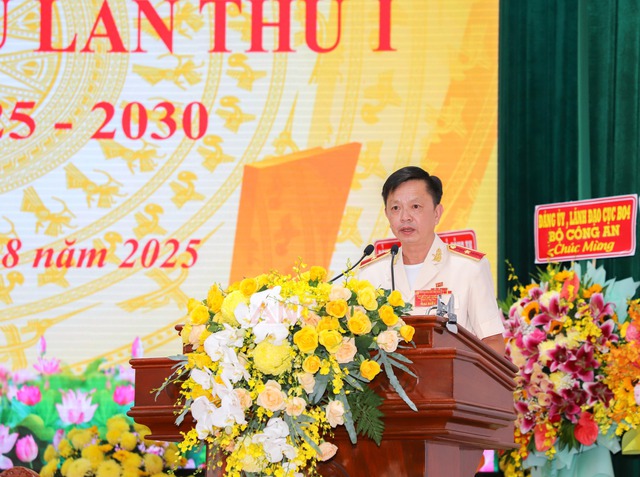 Cần Thơ: Vững vàng thế trận an ninh, quyết tâm thực hiện thắng lợi nhiệm vụ giai đoạn mới- Ảnh 2. Cần Thơ: Vững vàng thế trận an ninh, quyết tâm thực hiện thắng lợi nhiệm vụ giai đoạn mới- Ảnh 2.
