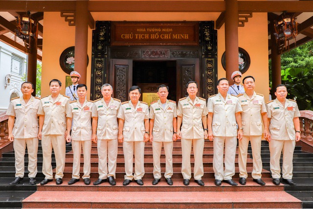 Cần Thơ: Vững vàng thế trận an ninh, quyết tâm thực hiện thắng lợi nhiệm vụ giai đoạn mới- Ảnh 6. Cần Thơ: Vững vàng thế trận an ninh, quyết tâm thực hiện thắng lợi nhiệm vụ giai đoạn mới- Ảnh 6.
