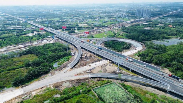 Thu phí tại nút giao Vành đai 3 trên tuyến cao tốc TP.HCM - Long Thành - Dầu Giây từ ngày 19/8- Ảnh 1. Thu phí tại nút giao Vành đai 3 trên tuyến cao tốc TP.HCM - Long Thành - Dầu Giây từ ngày 19/8- Ảnh 1.