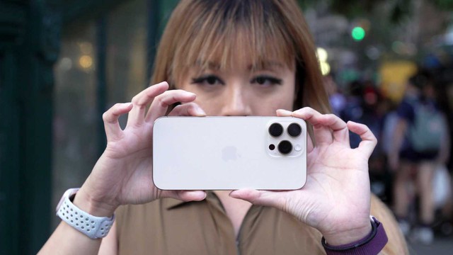 Mẫu điện thoại hot nhất hiện nay cho Genz có giá "thủng đáy": Camera đẹp, pin khủng, rẻ hơn đến 5 triệu- Ảnh 1. Mẫu điện thoại hot nhất hiện nay cho Genz có giá "thủng đáy": Camera đẹp, pin khủng, rẻ hơn đến 5 triệu- Ảnh 1.