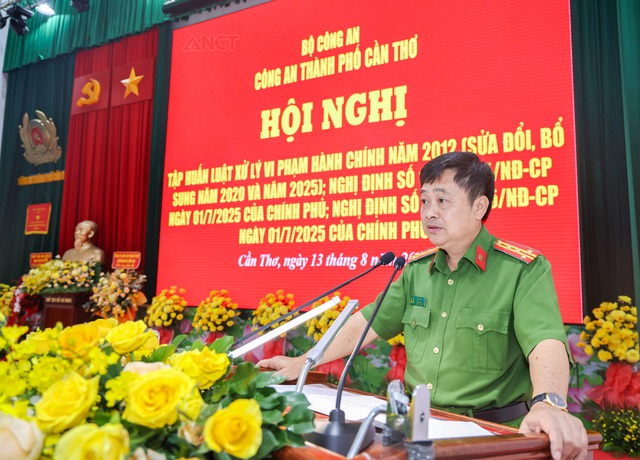 Công an TP Cần Thơ tập huấn Luật Xử lý VPHC năm 2012 được sửa đổi, bổ sung năm 2025- Ảnh 2.