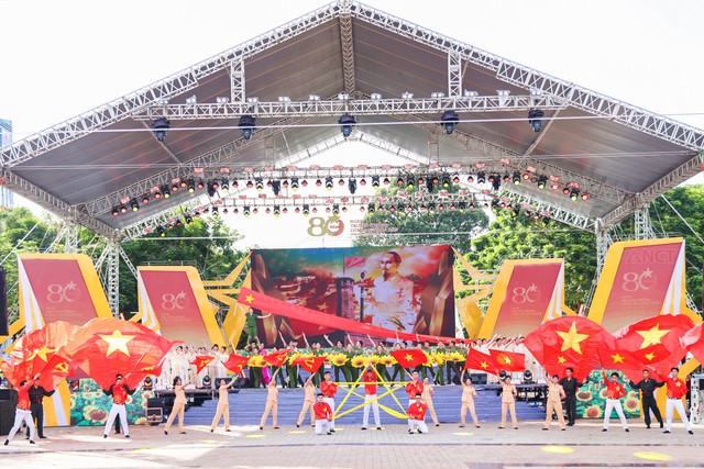 Công an TP Cần Thơ: Tổng duyệt Chương trình Lễ kỷ niệm 80 năm Ngày truyền thống CAND Việt Nam- Ảnh 9.