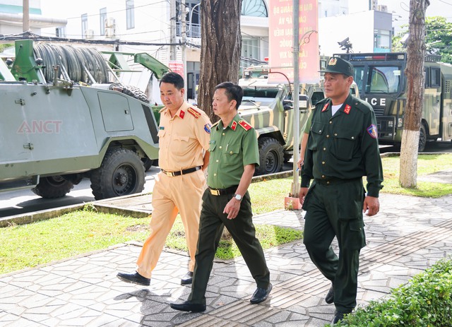 Công an TP Cần Thơ: Tổng duyệt Chương trình Lễ kỷ niệm 80 năm Ngày truyền thống CAND Việt Nam- Ảnh 2.