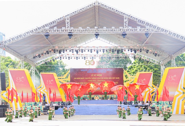 Công an TP Cần Thơ: Tổng duyệt Chương trình Lễ kỷ niệm 80 năm Ngày truyền thống CAND Việt Nam- Ảnh 4.