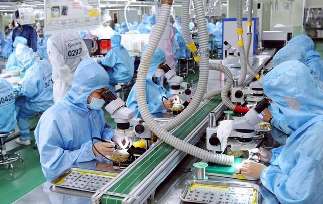 Bộ Tài chính đề xuất bỏ thủ tục cấp phép đầu tư ra nước ngoài- Ảnh 1. Bộ Tài chính đề xuất bỏ thủ tục cấp phép đầu tư ra nước ngoài- Ảnh 1.