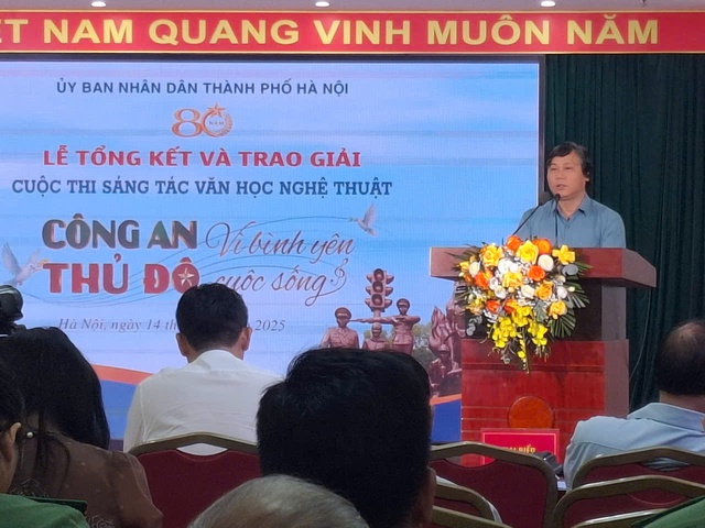 Trao giải cuộc thi sáng tác văn học nghệ thuật “Công an Thủ đô: Vì bình yên cuộc sống”- Ảnh 3.