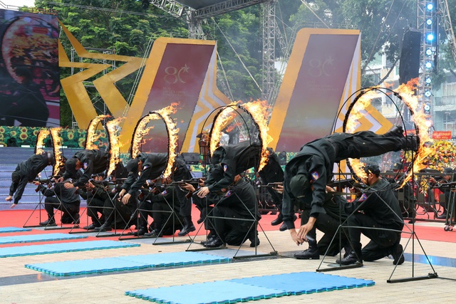 Công an TP Cần Thơ: Vững bước dưới cờ vinh quang 80 năm Công an nhân dân Việt Nam- Ảnh 17.