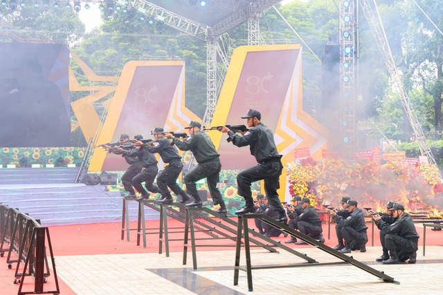 Công an TP Cần Thơ: Vững bước dưới cờ vinh quang 80 năm Công an nhân dân Việt Nam- Ảnh 18.