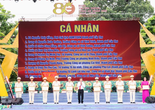 Công an TP Cần Thơ: Vững bước dưới cờ vinh quang 80 năm Công an nhân dân Việt Nam- Ảnh 9.