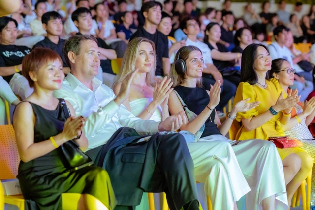 Hãng Hàng không quốc gia Nga mở đường bay mới đến Khánh Hòa, thúc đẩy hợp tác du lịch và thương mại- Ảnh 1.