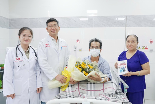 Kịp thời cứu sống đồng nghiệp bị ngưng tim, ngưng thở hai lần- Ảnh 2.