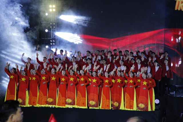 Kết nối, lan tỏa niềm tự hào với chương trình nghệ thuật “Hà Nội - Từ mùa thu lịch sử năm 1945”- Ảnh 9.