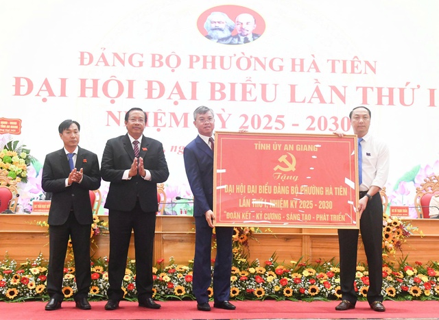 Xây dựng Hà Tiên thành trung tâm kinh tế biển, thương mại biên giới- Ảnh 3.