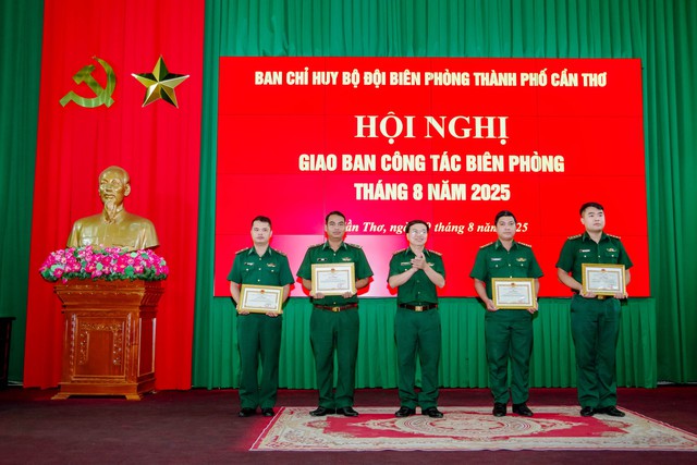 Ban Chỉ huy BĐBP TP Cần Thơ giao ban công tác Biên phòng tháng 8- Ảnh 5.