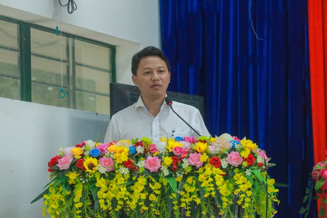 Khu du lịch Núi Thần Tài: Dâng hương tri ân liệt sĩ, trao quà cho gia đình chính sách tại Đà Nẵng- Ảnh 9.